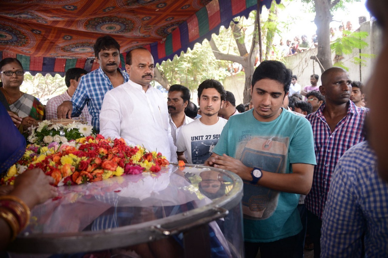 Music Director Chakri Condolences Photos 03 - 99 / 118 photos