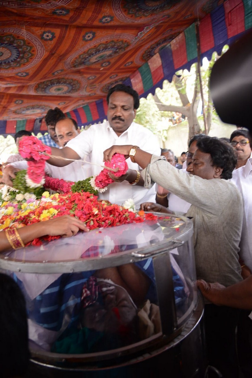 Music Director Chakri Condolences Photos 03 - 105 / 118 photos