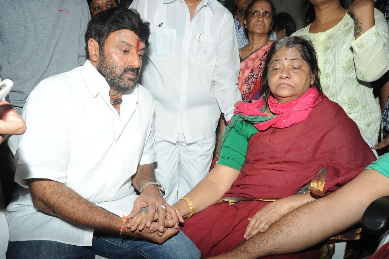 Music Director Chakri Condolences Photos 03 - 113 / 118 photos