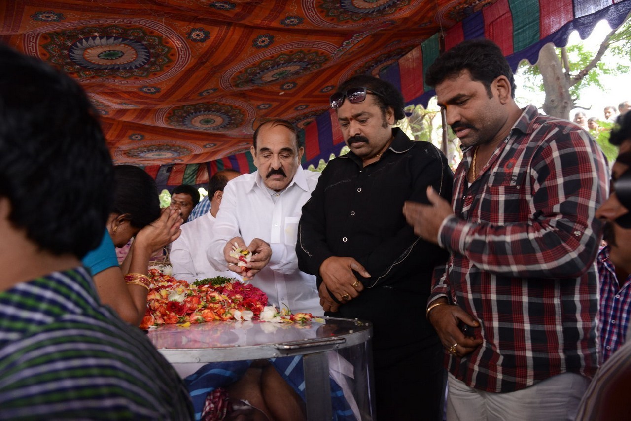 Music Director Chakri Condolences Photos 03 - 114 / 118 photos