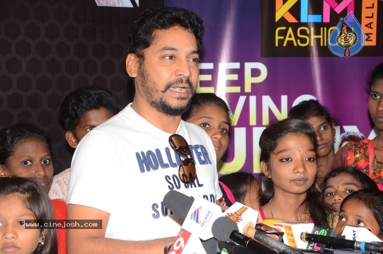 Naa Peru Surya Special Show for Children's at Prasad Multiplex - 1 / 16 photos