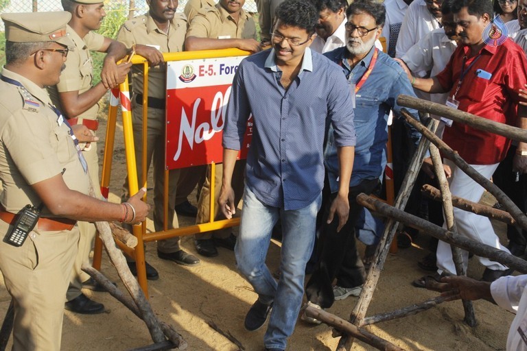 Nadigar Sangam Election 2015 Photos - 22 / 63 photos