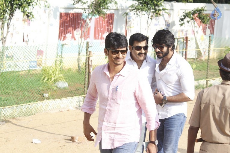 Nadigar Sangam Election 2015 Photos - 28 / 63 photos