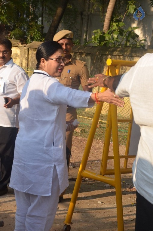 Nadigar Sangam Election 2015 Photos - 45 / 63 photos