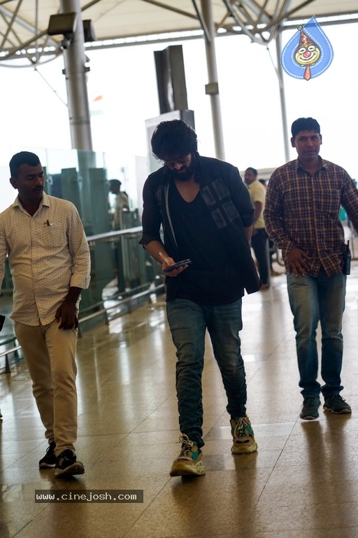 Naga Shourya Airport Pics - 4 / 6 photos