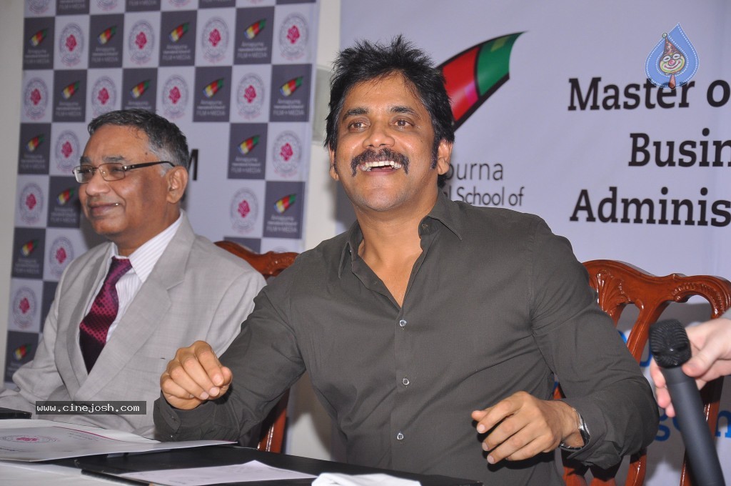 Nagarjuna at MMBA Event - 12 / 54 photos