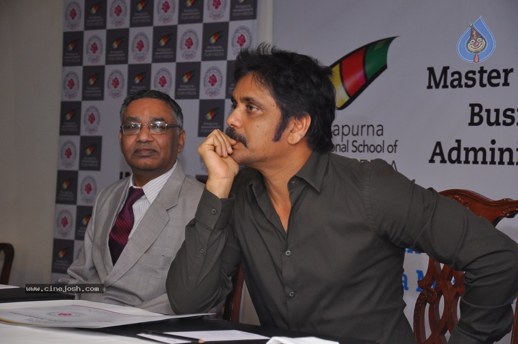 Nagarjuna at MMBA Event - 32 / 54 photos