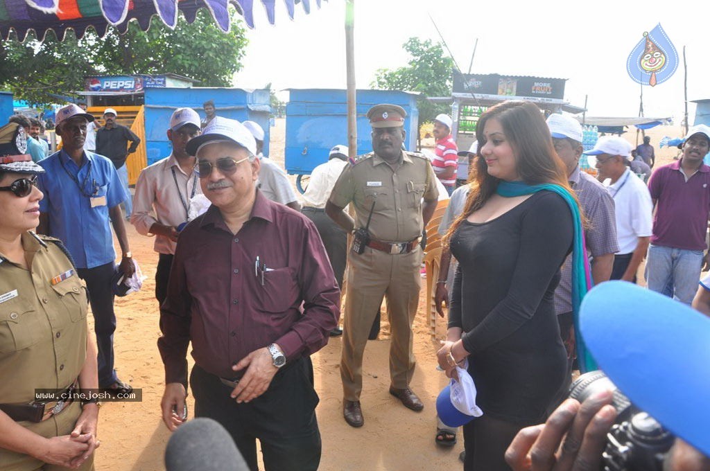 Namitha at Eye Donation Campaign - 16 / 44 photos