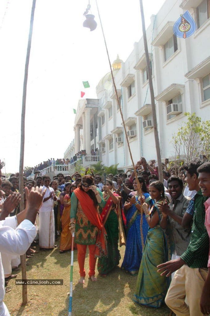 Namitha Pongal Celebration at SMK Fomra College - 23 / 61 photos