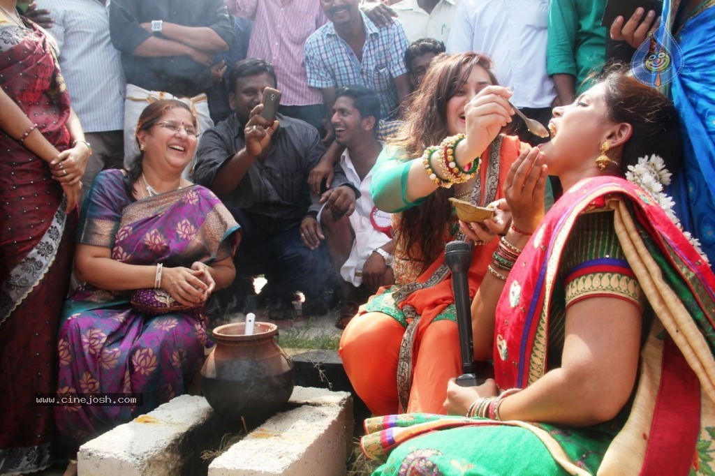 Namitha Pongal Celebration at SMK Fomra College - 40 / 61 photos