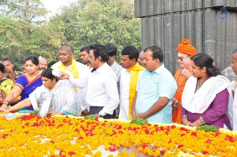 Nandamuri Family at NTR Ghat - 5 / 148 photos