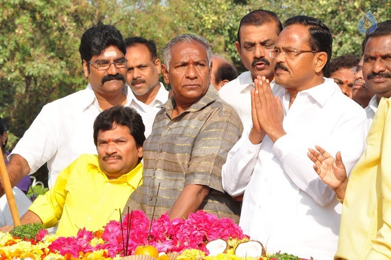 Nandamuri Family at NTR Ghat - 9 / 148 photos