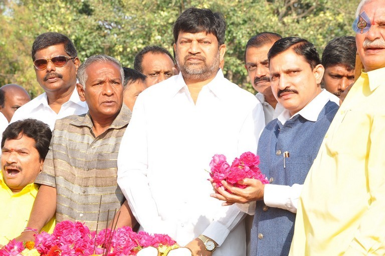 Nandamuri Family at NTR Ghat - 21 / 148 photos