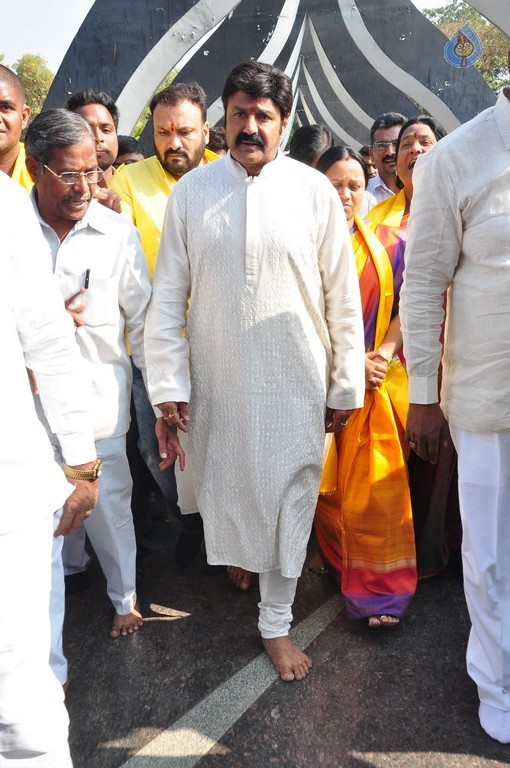 Nandamuri Family at NTR Ghat - 24 / 148 photos