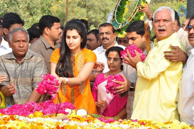 Nandamuri Family at NTR Ghat - 31 / 148 photos