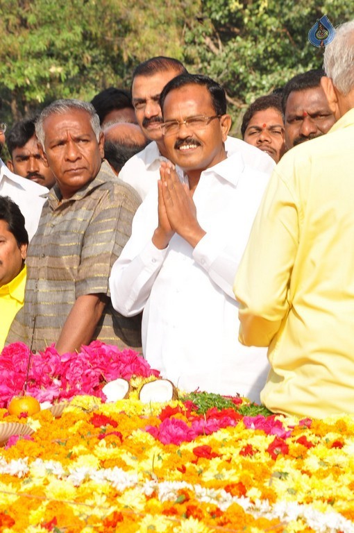 Nandamuri Family at NTR Ghat - 40 / 148 photos