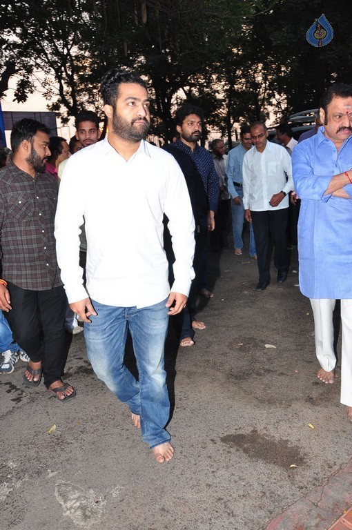 Nandamuri Family at NTR Ghat - 44 / 148 photos