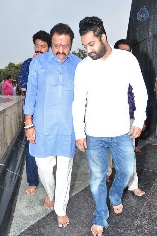 Nandamuri Family at NTR Ghat - 47 / 148 photos