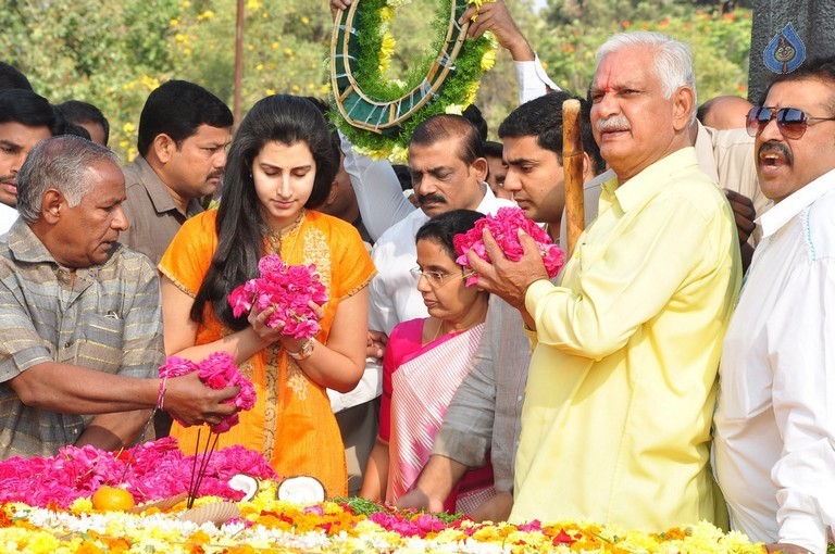Nandamuri Family at NTR Ghat - 73 / 148 photos