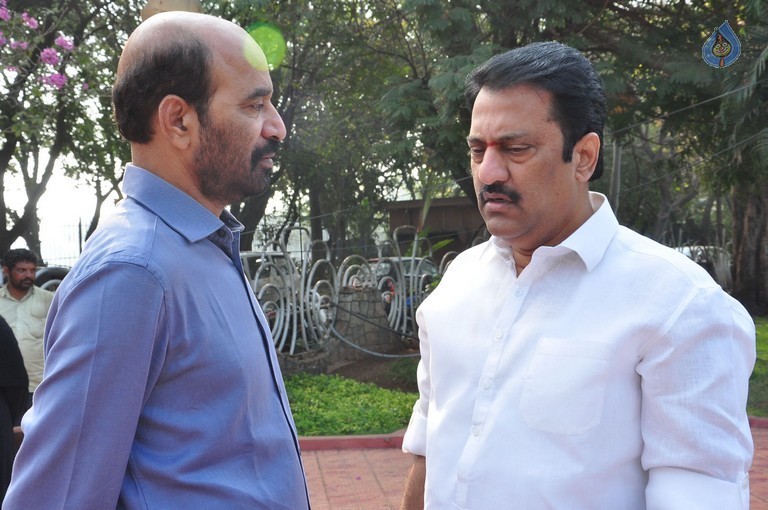 Nandamuri Family at NTR Ghat - 81 / 148 photos