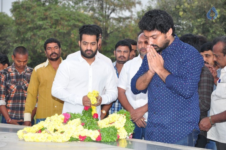 Nandamuri Family at NTR Ghat - 111 / 148 photos