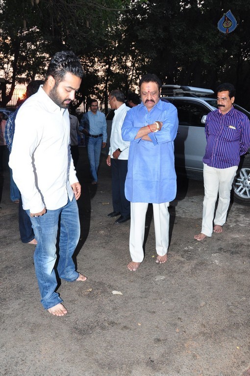 Nandamuri Family at NTR Ghat - 113 / 148 photos