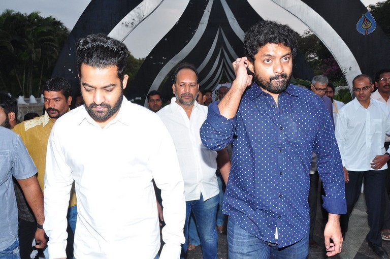 Nandamuri Family at NTR Ghat - 114 / 148 photos