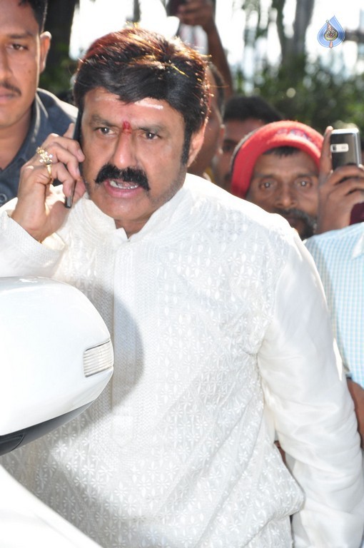 Nandamuri Family at NTR Ghat - 115 / 148 photos