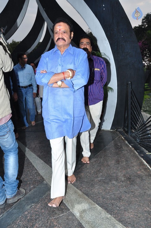 Nandamuri Family at NTR Ghat - 121 / 148 photos