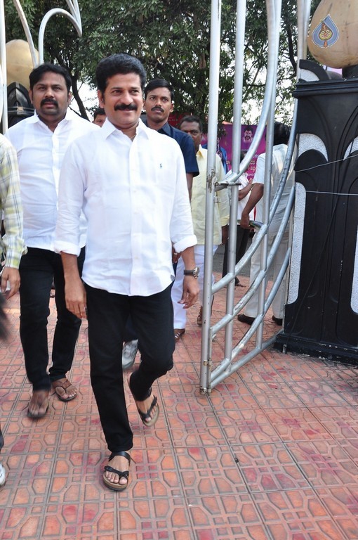 Nandamuri Family at NTR Ghat - 133 / 148 photos