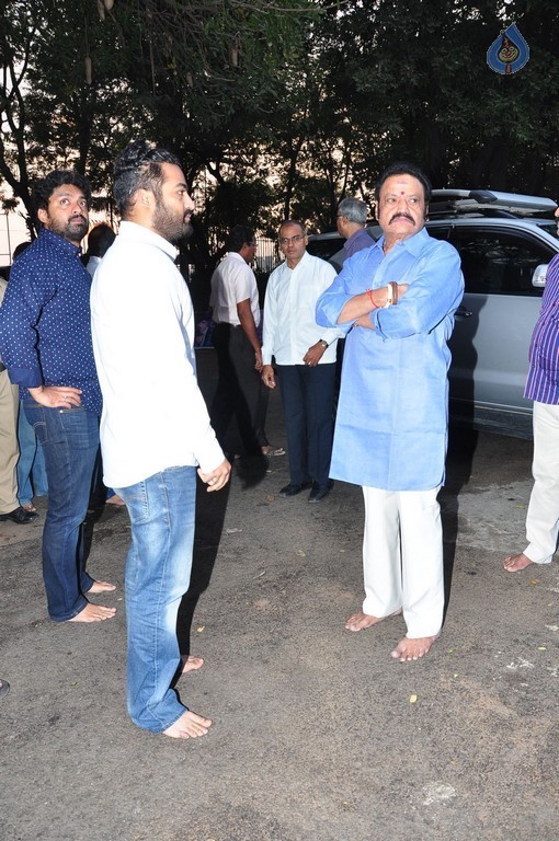 Nandamuri Family at NTR Ghat - 137 / 148 photos