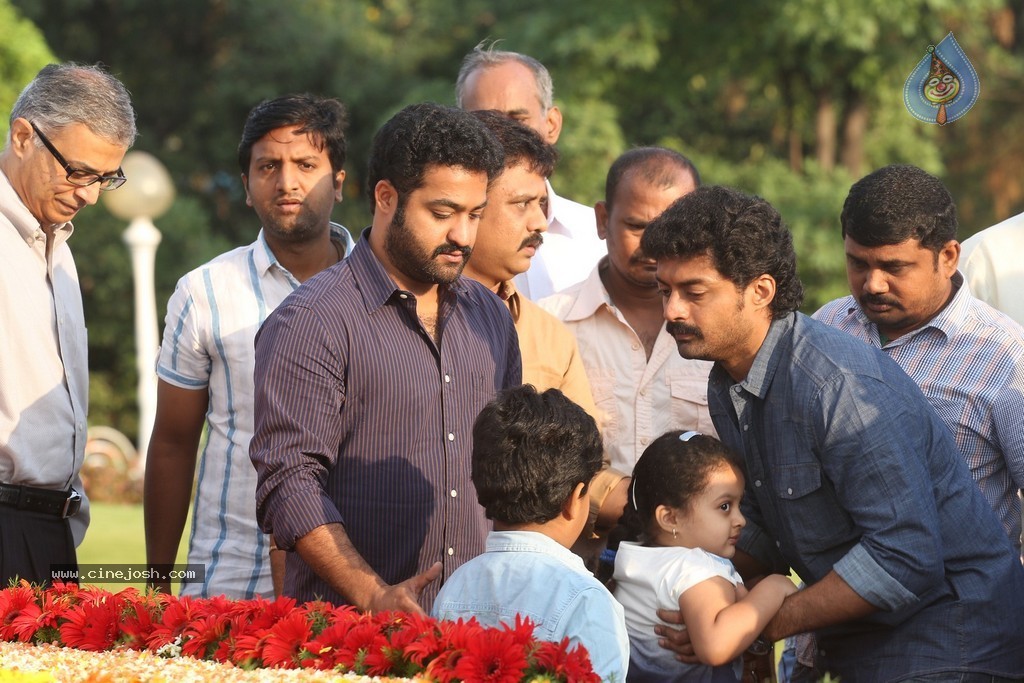 Nandamuri Family at NTR Ghat - 7 / 131 photos