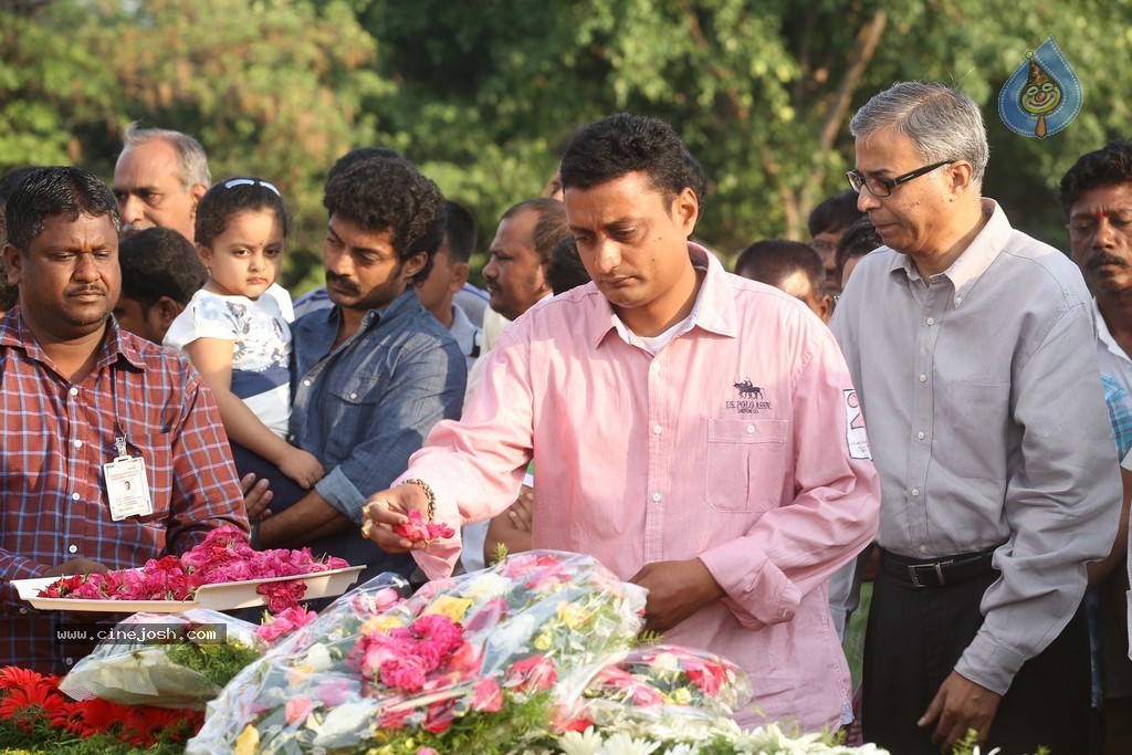 Nandamuri Family at NTR Ghat - 9 / 131 photos