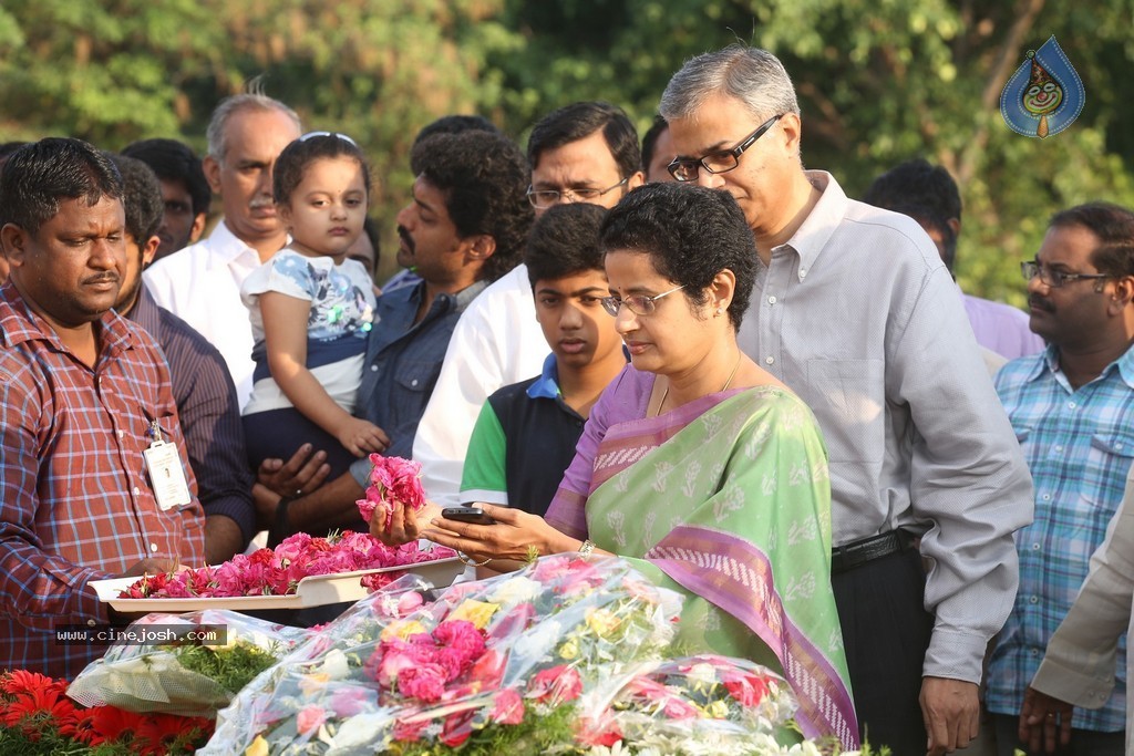 Nandamuri Family at NTR Ghat - 20 / 131 photos