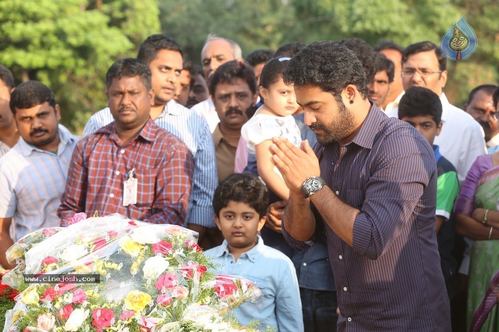 Nandamuri Family at NTR Ghat - 23 / 131 photos