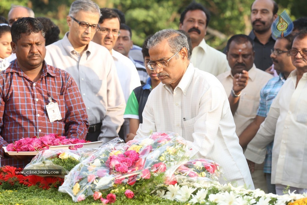 Nandamuri Family at NTR Ghat - 28 / 131 photos