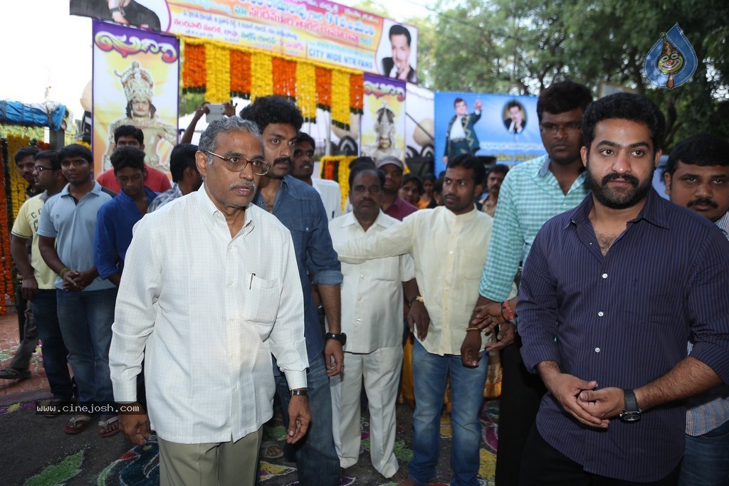 Nandamuri Family at NTR Ghat - 31 / 131 photos
