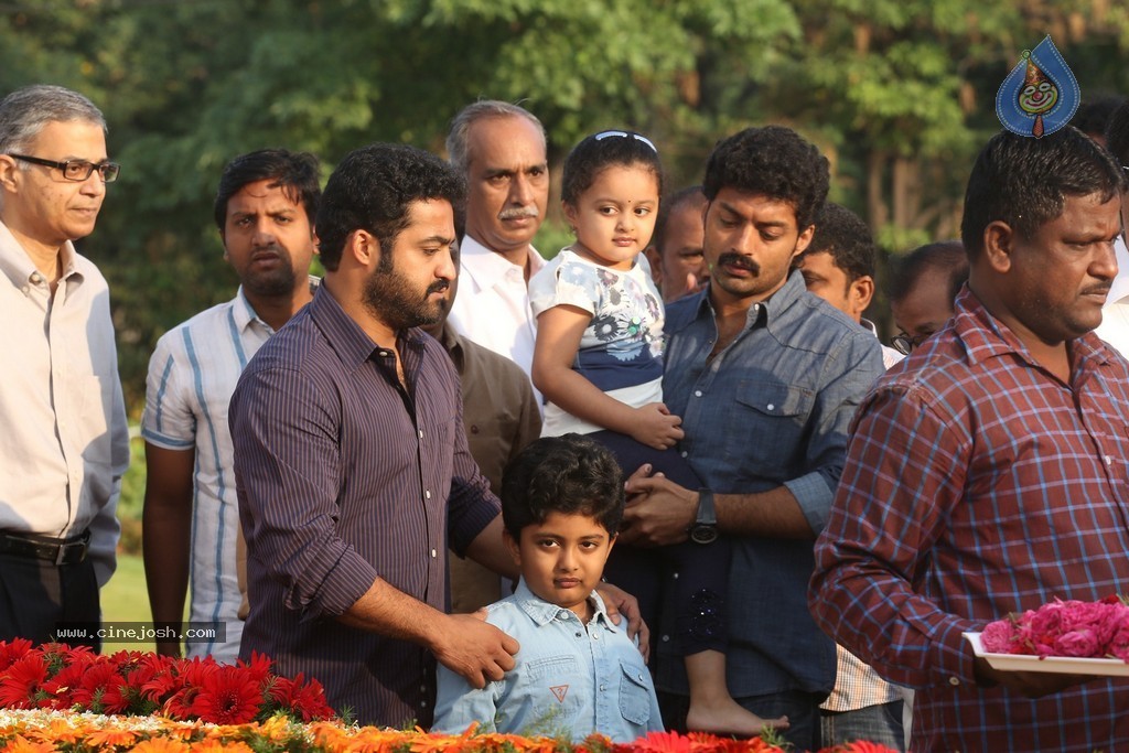 Nandamuri Family at NTR Ghat - 36 / 131 photos