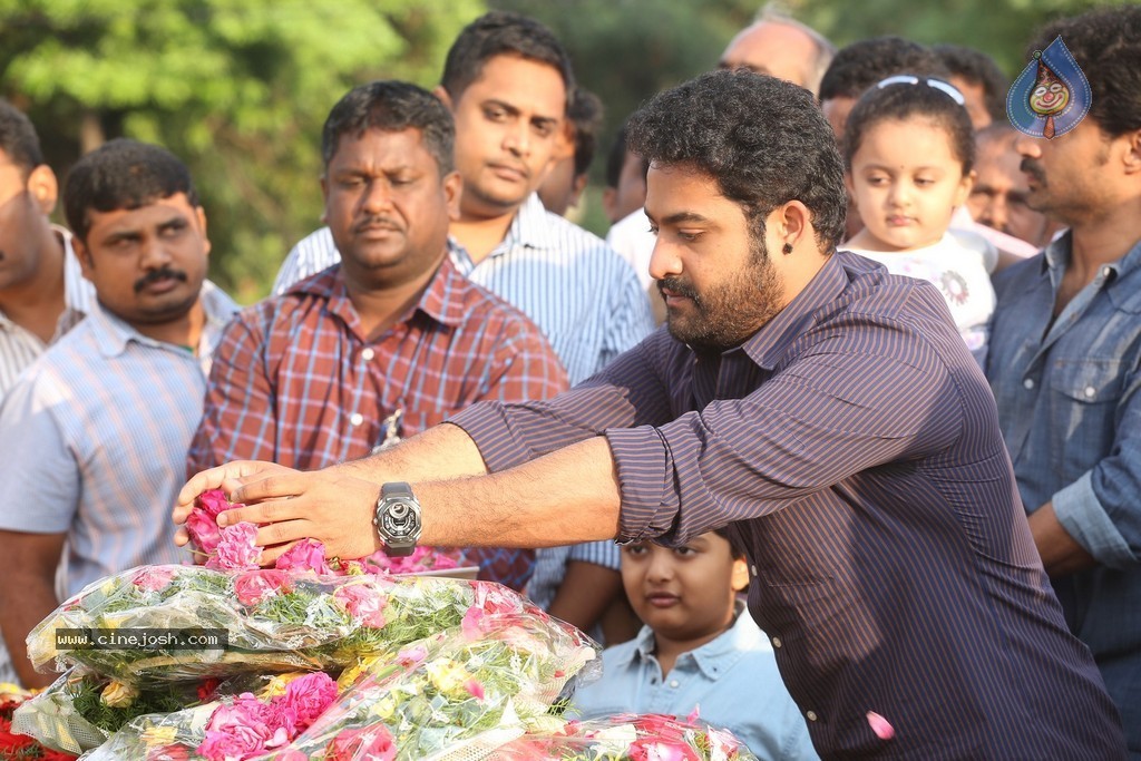 Nandamuri Family at NTR Ghat - 42 / 131 photos