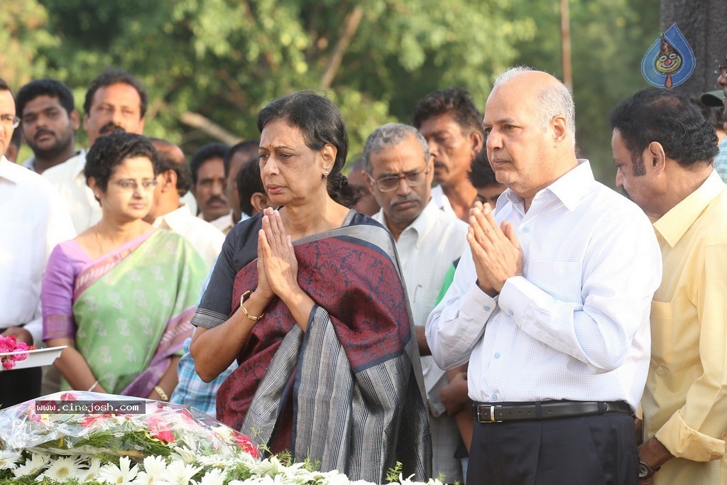 Nandamuri Family at NTR Ghat - 51 / 131 photos