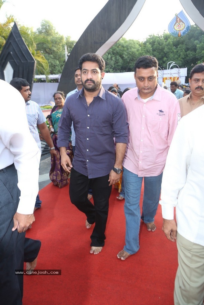 Nandamuri Family at NTR Ghat - 53 / 131 photos