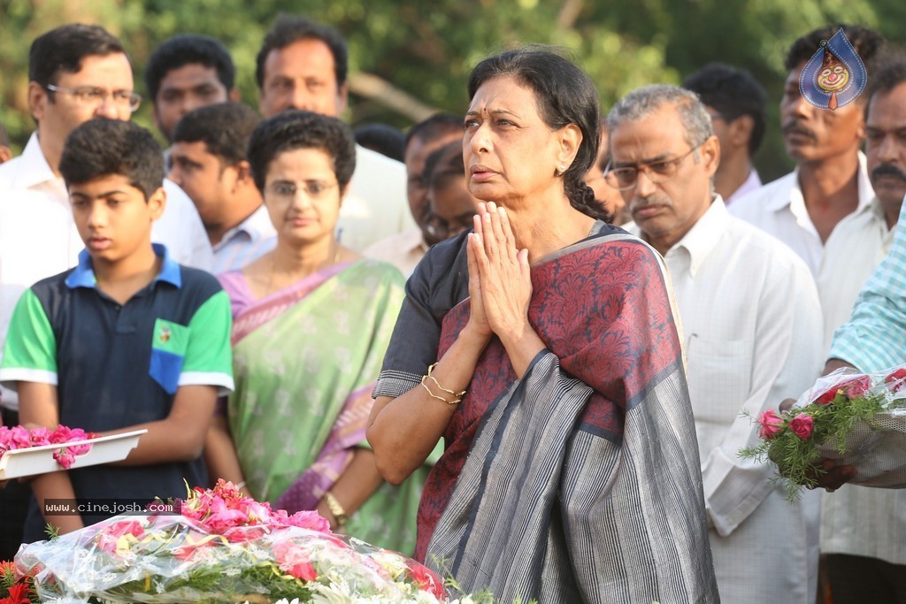 Nandamuri Family at NTR Ghat - 71 / 131 photos