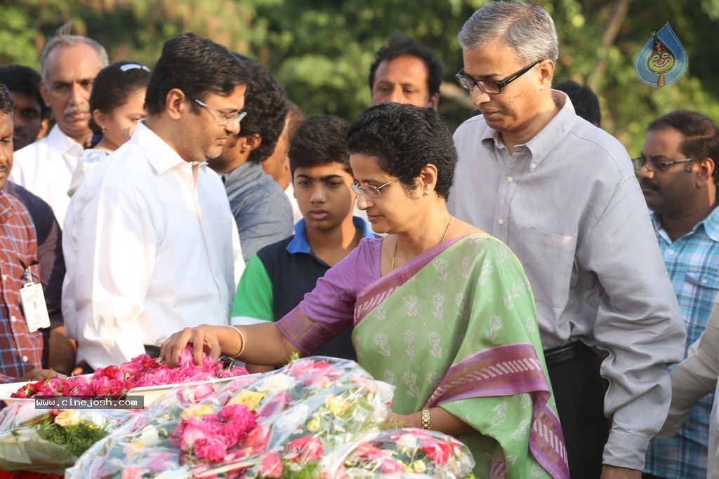 Nandamuri Family at NTR Ghat - 76 / 131 photos
