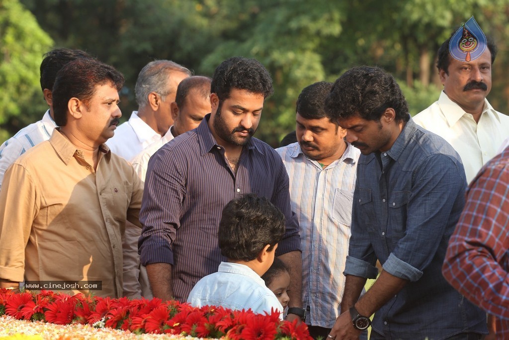 Nandamuri Family at NTR Ghat - 82 / 131 photos