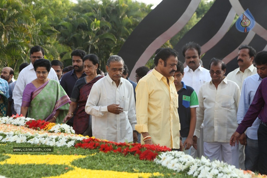 Nandamuri Family at NTR Ghat - 93 / 131 photos