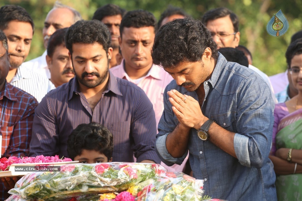 Nandamuri Family at NTR Ghat - 95 / 131 photos