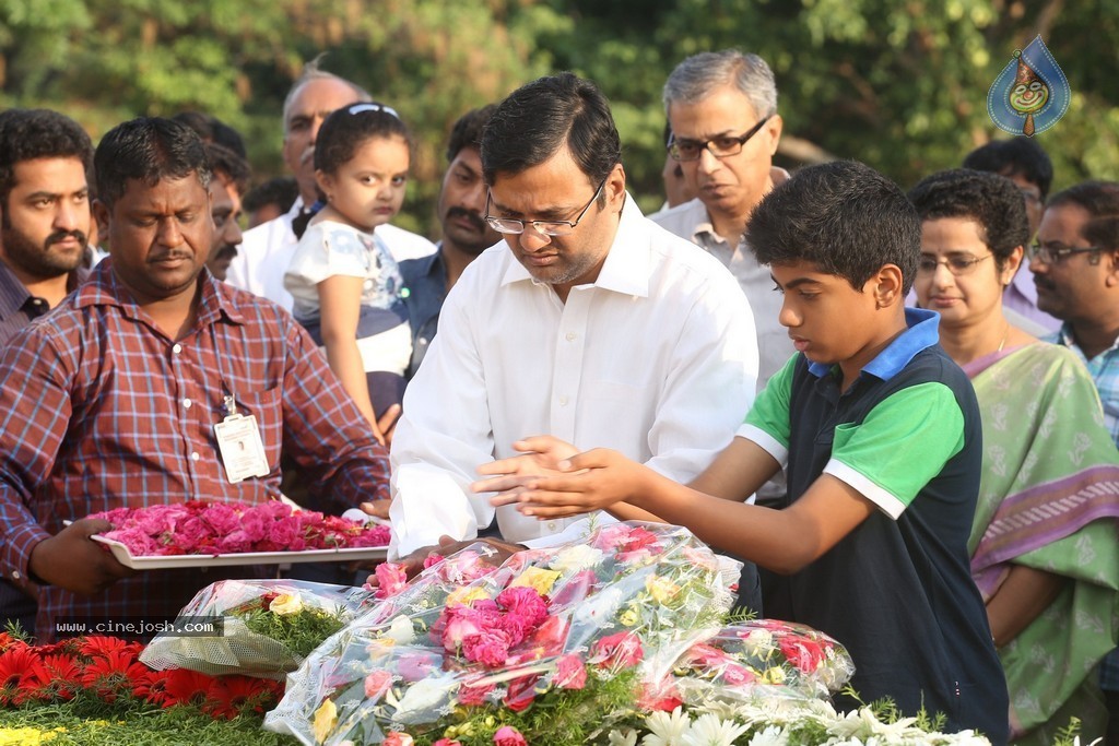 Nandamuri Family at NTR Ghat - 99 / 131 photos