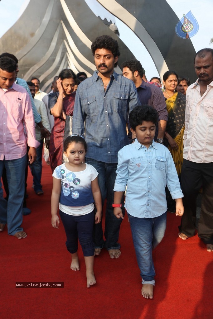 Nandamuri Family at NTR Ghat - 124 / 131 photos