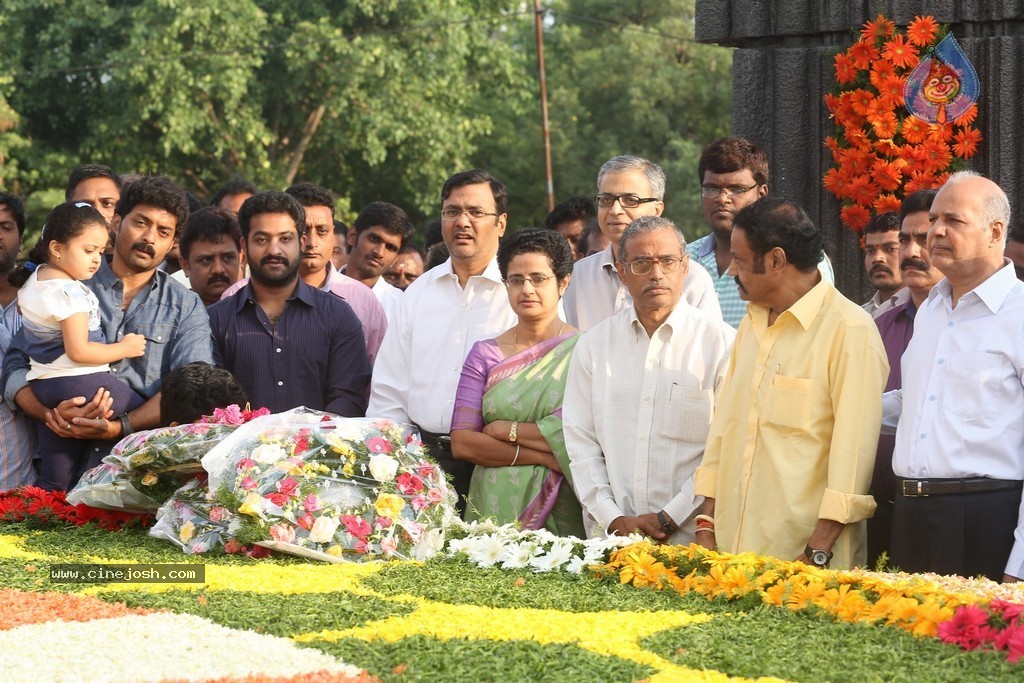 Nandamuri Family at NTR Ghat - 126 / 131 photos