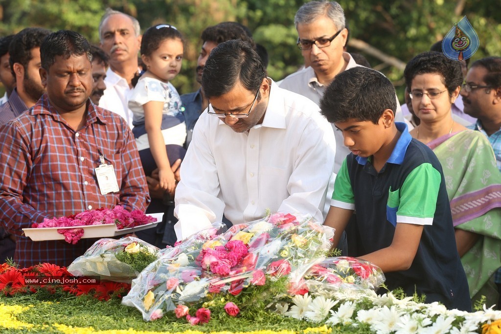 Nandamuri Family at NTR Ghat - 130 / 131 photos